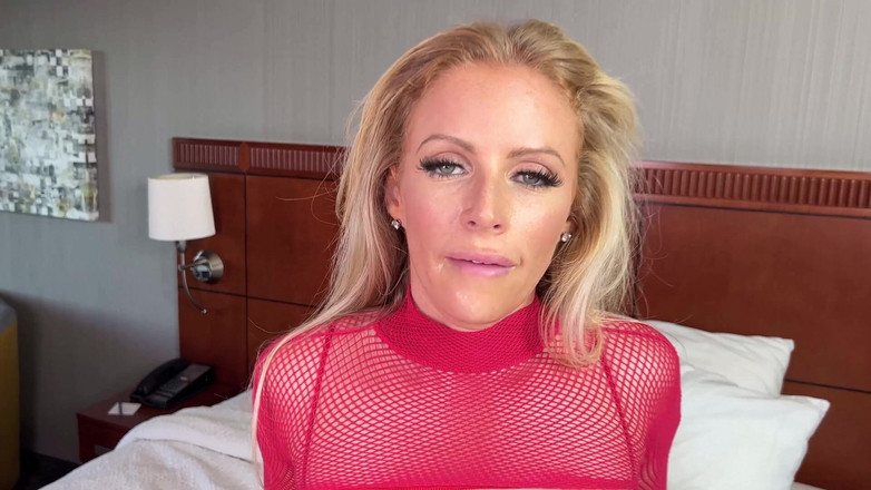 Danielle Renae: Camera Man Sertai Pasukan Tag Saya Dan Tutup Muka Saya...