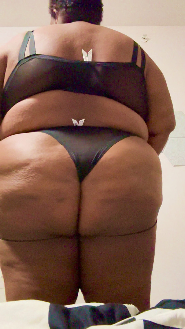 Monique Starr: Gruby tyłek połknął moje stringi całą BBW Wedgie Kult złośliwiec