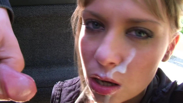 Adult Deluxe: Loira fodida no rosto por um estranho