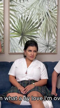 Pierdo Mi Virginidad Con Mi Novio Y Mi Madrastra Se Une Para Un Trío Duro - Naty Delgado