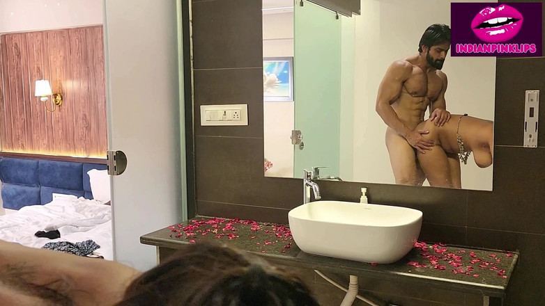 Indianpinklips: Wielkie cycki Mif Bhabhi Ciężko jebanie z sypialnią (hindi Audio)