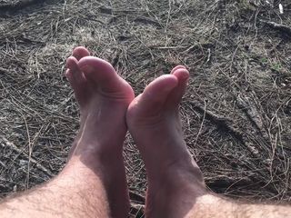 Manly foot: Beri aku rumah di antara pohon permen karet dengan banyak...