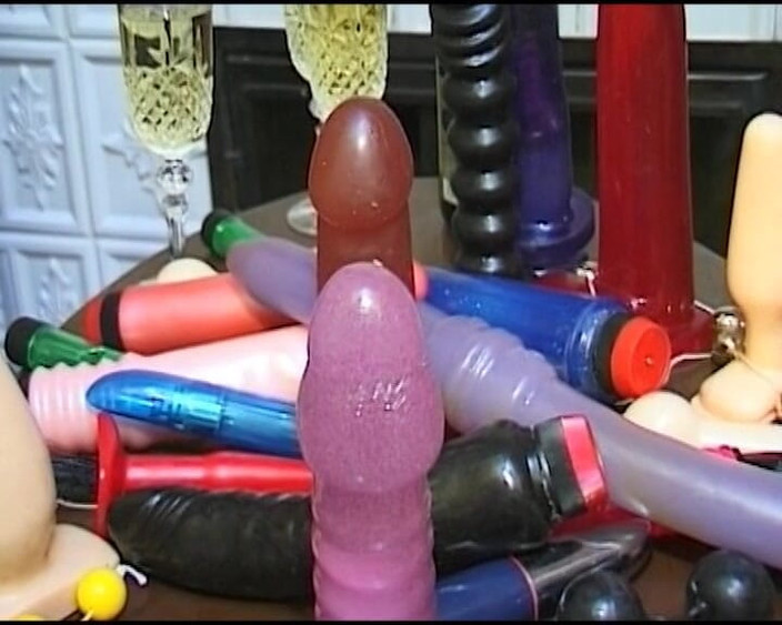 Hardcore German Club: Stunning German Slut Got Gang Banged in Anal Show
