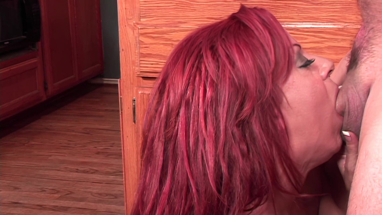 Perv Milfs n Teens: Shannon kelly को अपनी गांड चोदने और पटकने में मजा आता है