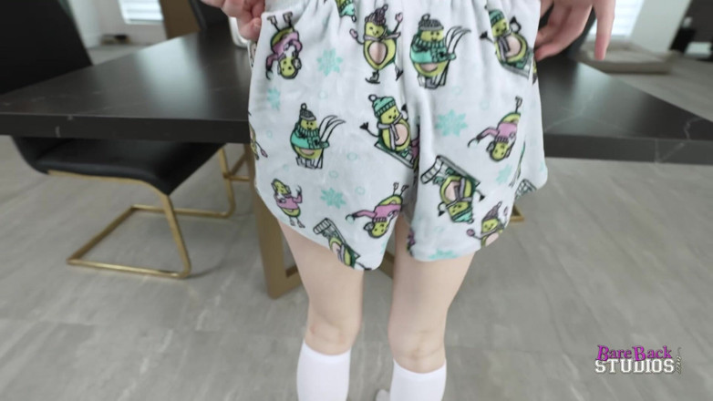 Bare Back Studios: 금 파는 의붓 딸과 새엄마의 메르세데스 맥과 코리 체이스