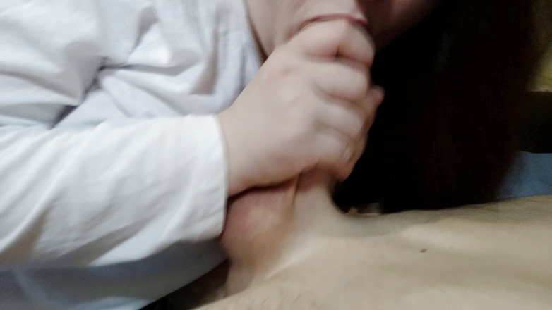 Cum Lust: Молодичка глибоко заглотує після уроку. Смокче великий член прямо в коридорі