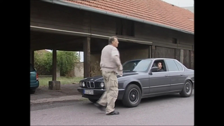 Muschi movie official: Unwanker eșuat își pariază soția la Poker și o urmărește cum este...