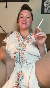 喫煙フェティッシュ MILFのマスターベーション