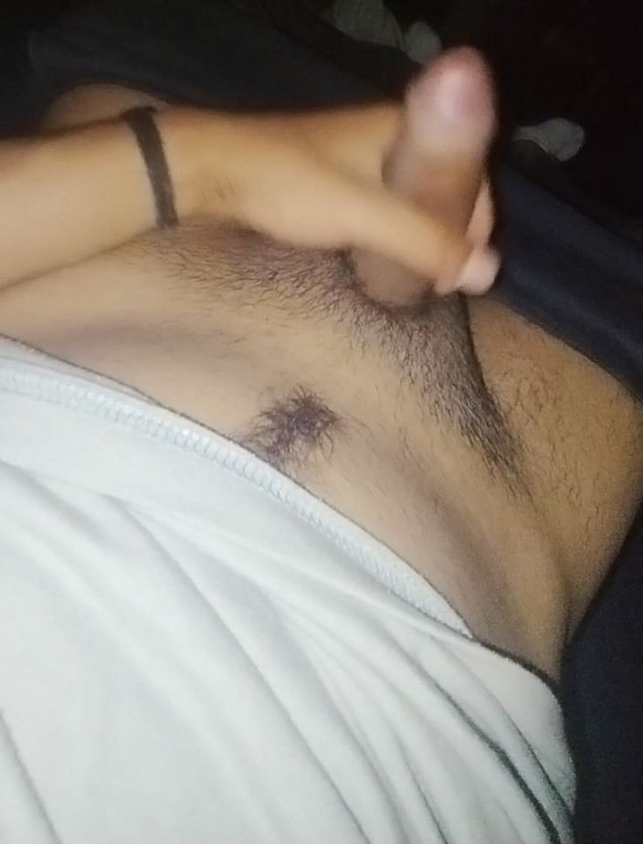 AlexAlejandro13: Saya bermain pada waktu malam dengan zakar besar saya