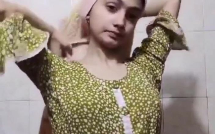 CollegeTeenCouple: Mein freund nahm meine nackte camshow auf, also habe ich...