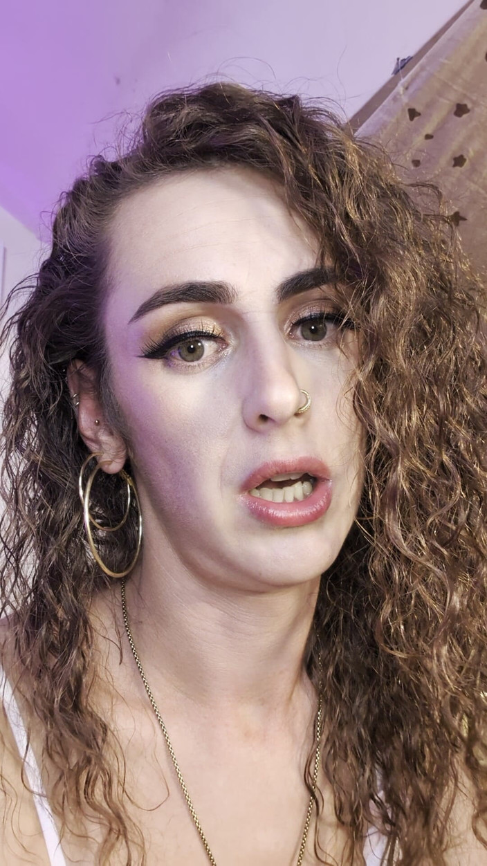 CecexoMonroe: Umilind pula ta minusculă - Cece Monroe - Umilire de penis mic...