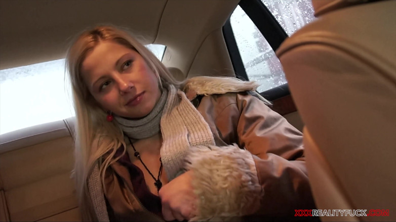 Czech Pornzone: Тугой член и скачи на нем - Candy Love