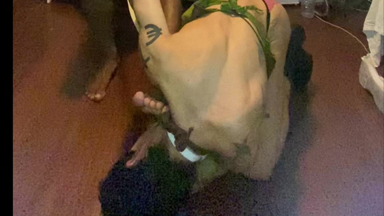 Wesley Bull: Een goed opgeleide onderdanige die van mijn voeten geniet