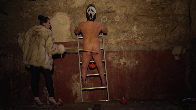 Miss Alessa Milano: 梯子上的鞭子和 CBT