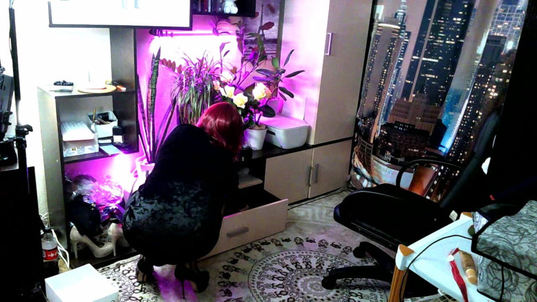 AimeeParadise: Lo spettacolo privato di una camgirl matura sposata nel suo...