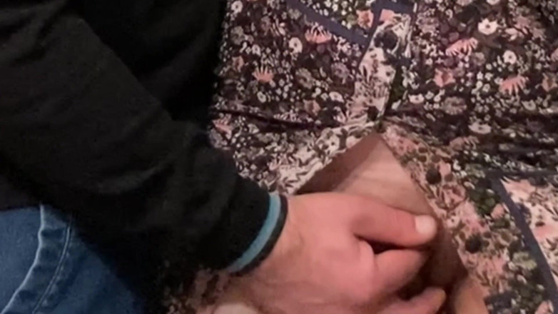 Niki studio: Dziwny zboczeniec wcierania cipki w metrze