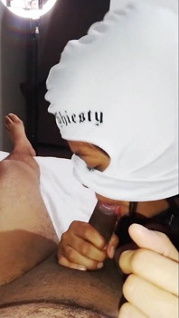 Sexe oral riche de ma petite demi-sœur