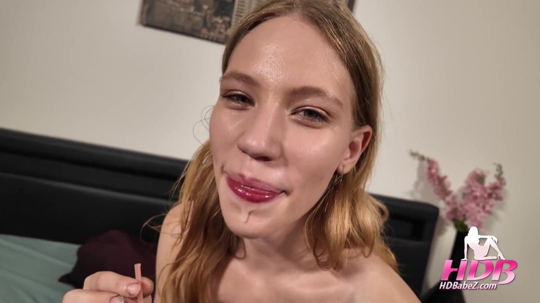 Cum Eating Cuties: 218 - 02 La ragazza scopa e mangia la sborra