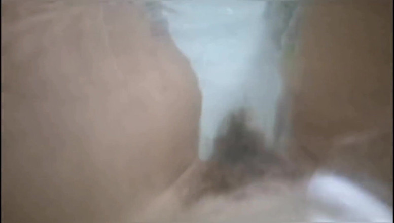 Erotic Tanya: Easter gift - underwater farts