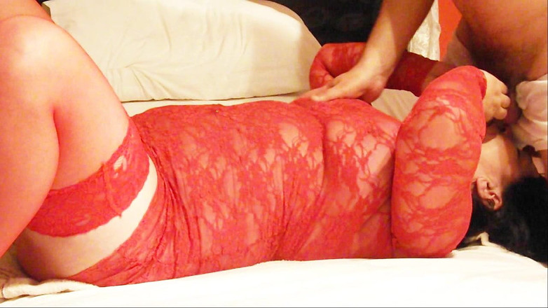 Julie Cunningham: Julie Cunningham succhia il cazzo e le palle mostra il...