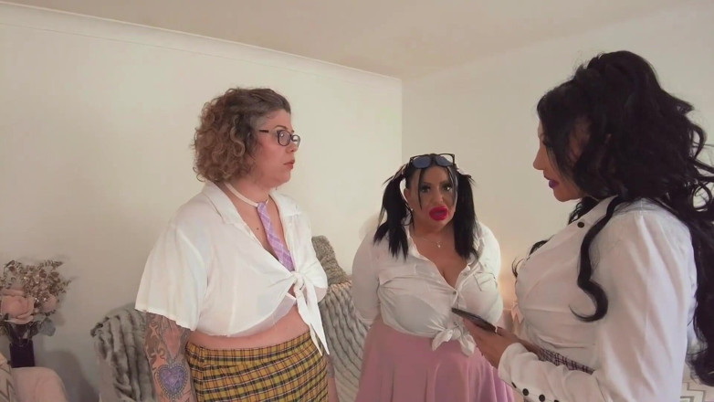 Nicole Dupapillon: Nicole DuPapillon Najdłuższe wargi sromowe w Niegrzecznych lesbijkach z college'u