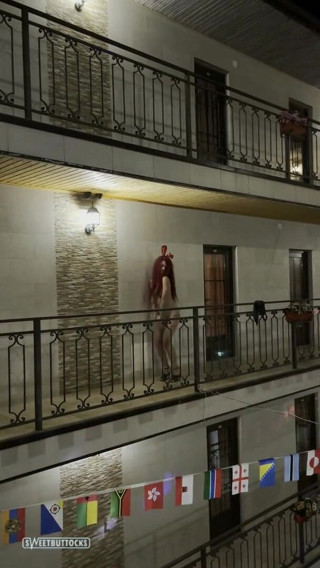 SweetButtocks: Tanec nahý v hotelu