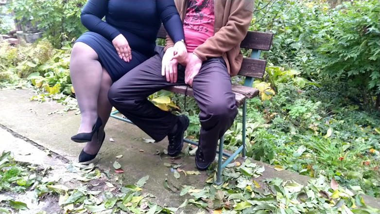 OurFetishLife: Milf m-a făcut să ejaculez într-un minut afară