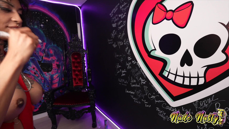 Nasty sluts studios: Feral goth रंडी Ravyn Alexa नष्ट हो जाती है और चूत में वीर्य भर जाती है