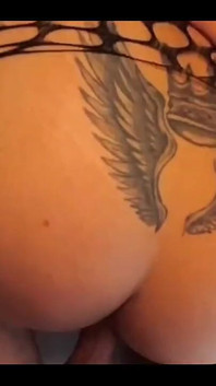 MILF chtěl anál a sexy kouření a plný zadek spermatu