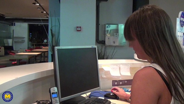 Mature NL: Mature ladies unwinding and getting naked