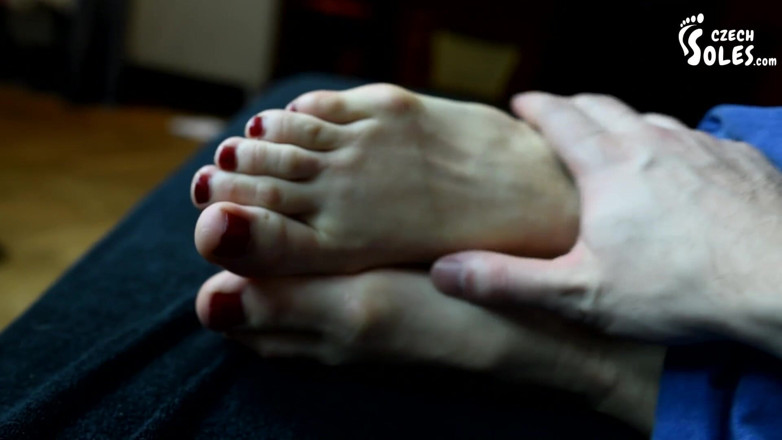 Czech Soles - foot fetish content: Stopy w łóżku są czczone - POV