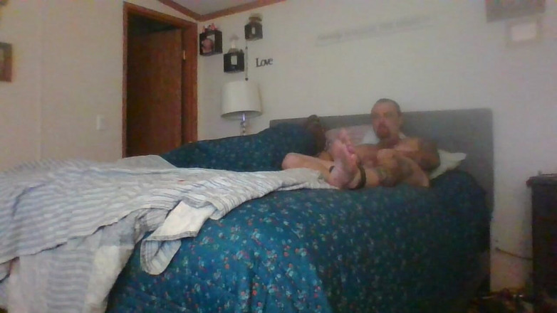 Satin Lady: Une femme en satin se surprend à se faire surprendre