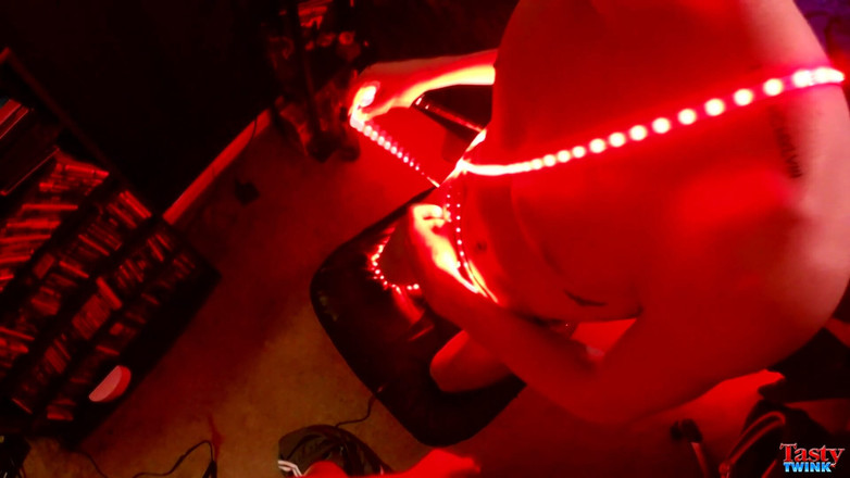 Tasty Twink: Trace dostaje zapalony tyłek!