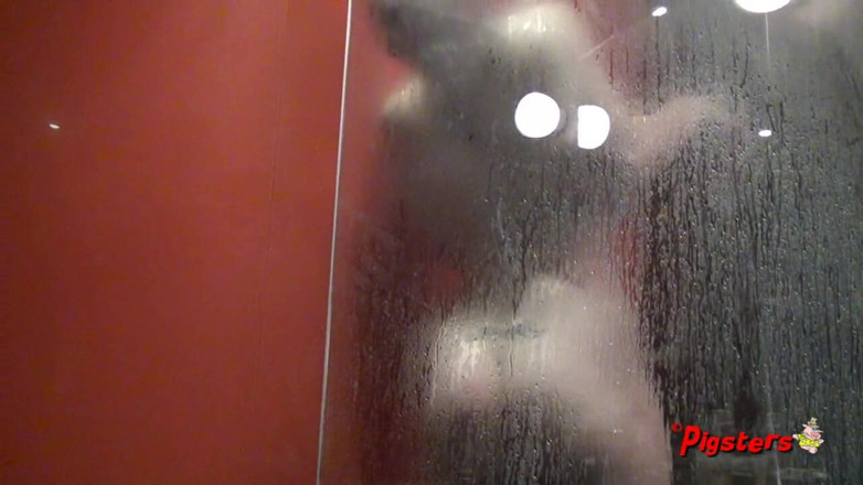 Pigsters: Big titted babe summerjay is taking a shower