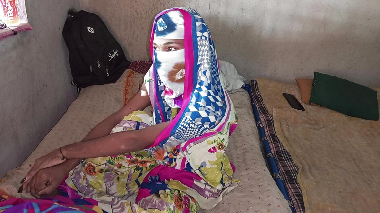 Indian Hijraji: インドのニューハーフ-プージャバービは彼女の男の子を家に呼び、お尻で彼を犯しました