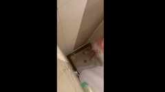 Chase Dixon Butz: Eksibisinis di kamar mandi gym