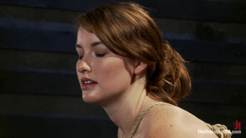 The Training of O by Kink: ¡La primera vez probada por Sophia Lauryn experimenta esclavitud real...