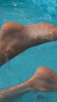 Salpicando agua