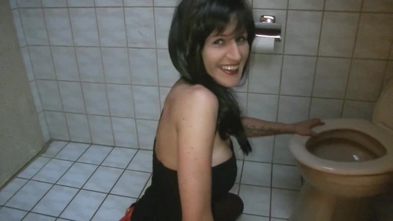 Melanie-Fox Private Videos: MysexyMel horny after a party, got fucked and filled with...