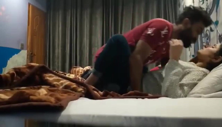 Dasi couple: Allein zu hause rufen sie freund an, komm, fick mich