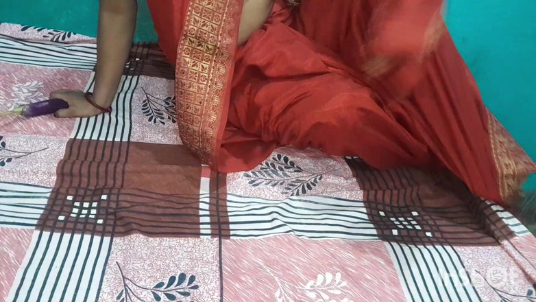 Midnightsiren: Desi bhabhi video: Bhabhi si sta divertendo da sola, Desi...