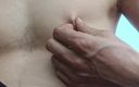 Xhamster stroks: Секс-відео Сарані Леоне, в якому вона мастурбує і масажує