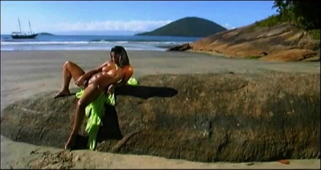 Coyote Raunch: Ju Pantera sukakan pulau fantasi