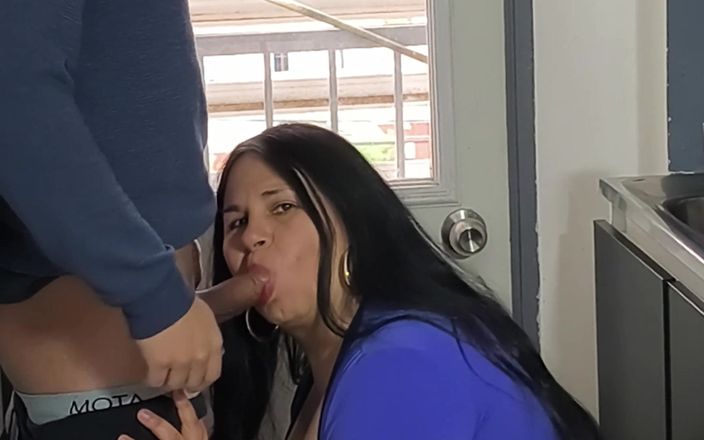 Riderqueen BBW Step Mom Latina Ebony: Tante seksi dientot di dapur sendirian di dapur