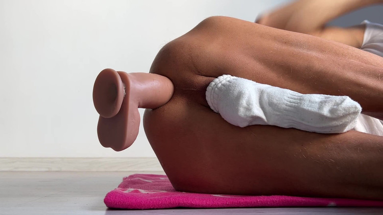 jacklongtv: Disaring dengan thong dan kaus kaki ungu