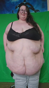 太ったSSBBW女神の服試着