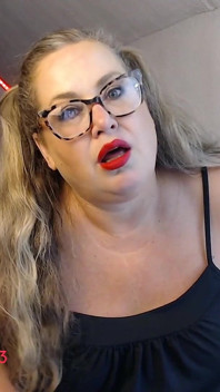 Lilys Little Bitch, awek montel matang bercakap kotor syurga