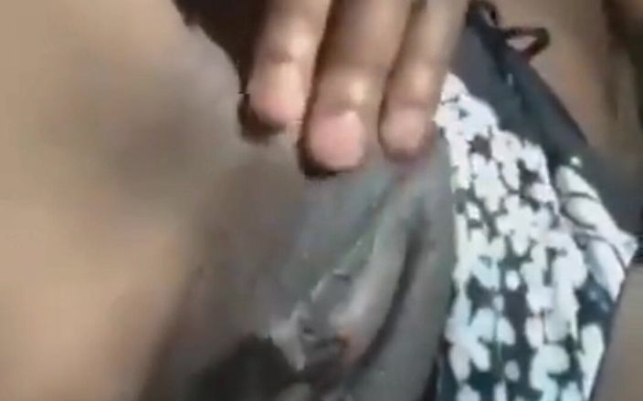 Barqueen: देखें भूकंप चूत में जोरदार वीर्य