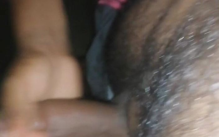 Walnuwa &amp; bigboobi: Soția din Sri Lanka suge pula și înghite sperma în gură