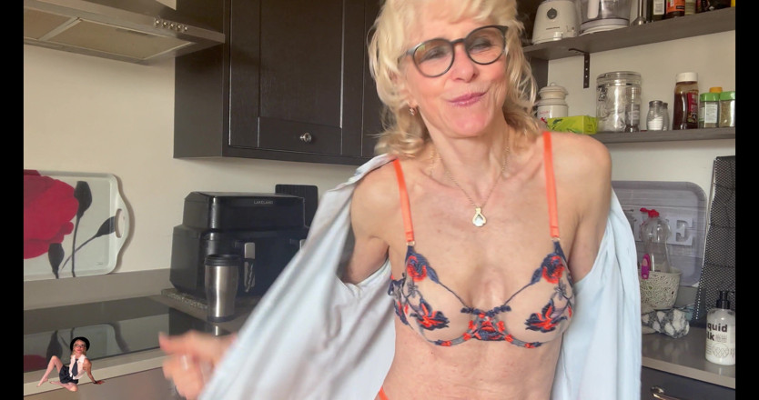 Deeliteful Jacy: Kitchen Chores